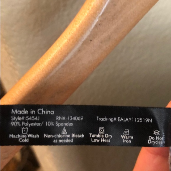 Women’s Ultra Slimming Active Legging NWT  Size M - Picture 4 of 7